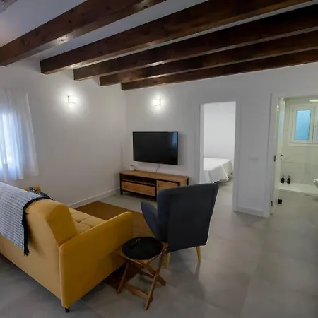 Marmolejos Apartment *
