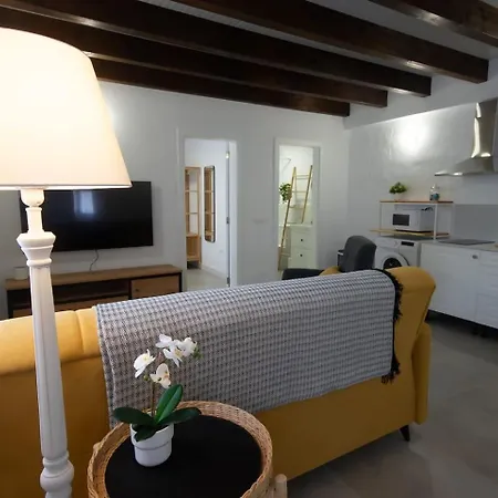 Marmolejos Apartment *
